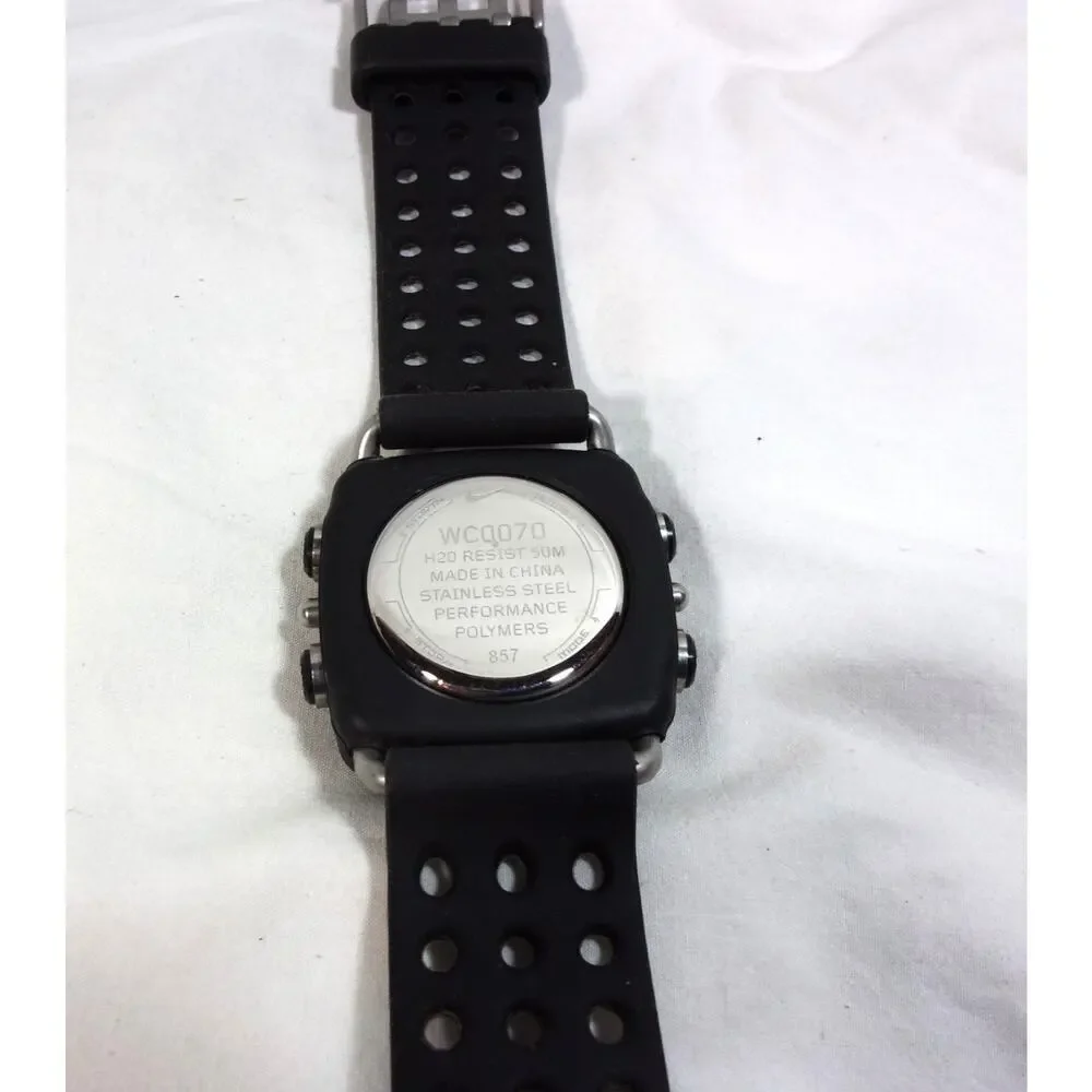NIKE SPORTS WATCH WC0070-TIME AND FUNCTIONS WORK-NEEDS CLEANING UNDER CRYSTAL